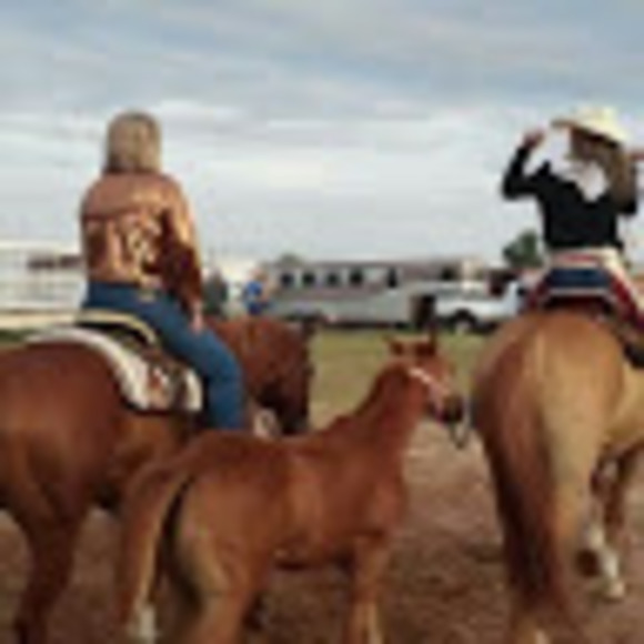 Meet your Posher, Gena - Picture 1 of 1